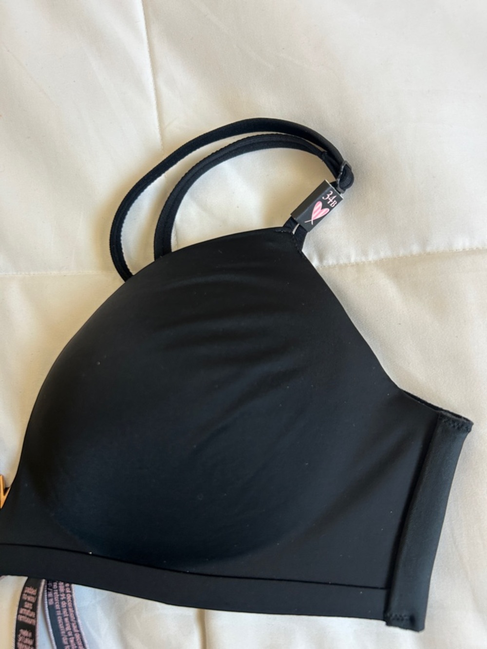 Victorias Secret. Black padded no wire bra - Picture 5 of 6